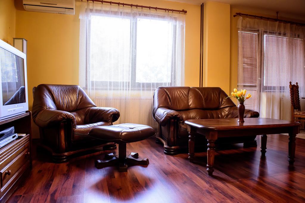 Hotel Slnecny Dvor Michalovce Habitación foto