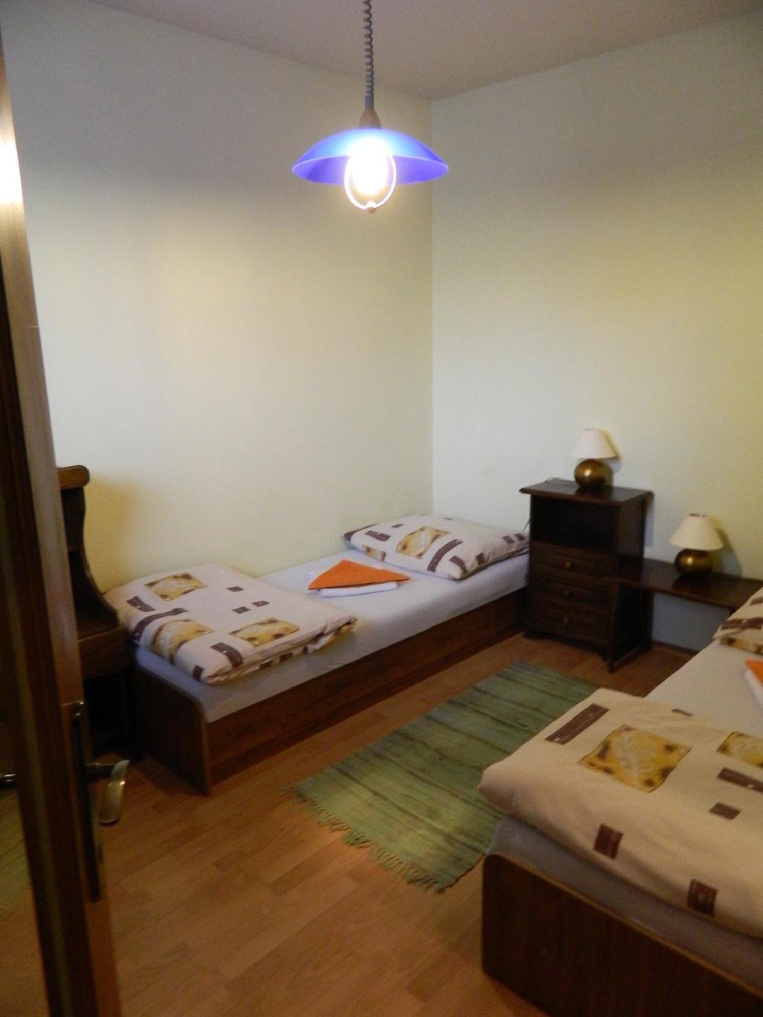Hotel Slnecny Dvor Michalovce Habitación foto